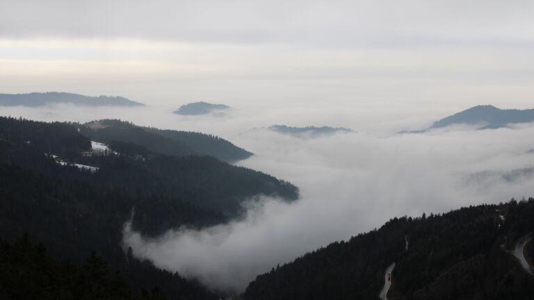 Dieses Bild zeigt eine Webcam-Aufnahme vom Achertal, aufgenommen am Dienstag, den 03.02.2026 um 10:50 Uhr. Die Temperatur betrug 2.4°C.