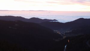 Dieses Bild zeigt eine Webcam-Aufnahme vom Achertal, aufgenommen am Mittwoch, den 25.02.2026 um 18:40 Uhr. Die Temperatur betrug 10.9°C.