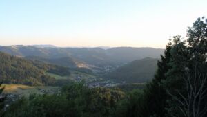 Dieses Bild zeigt eine Webcam-Aufnahme vom Achertal, aufgenommen am Dienstag, den 28.07.2026 um 20:40 Uhr. Die Temperatur betrug 25.1°C.