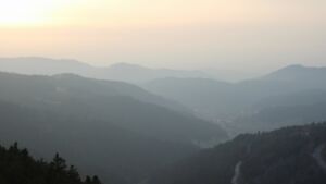 Dieses Bild zeigt eine Webcam-Aufnahme vom Achertal, aufgenommen am Sonntag, den 08.03.2026 um 17:50 Uhr. Die Temperatur betrug 10.7°C.