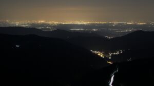 Dieses Bild zeigt eine Webcam-Aufnahme vom Achertal, aufgenommen am Sonntag, den 22.03.2026 um 20:30 Uhr. Die Temperatur betrug 5.3°C.