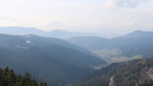 Dieses Bild zeigt eine Webcam-Aufnahme vom Achertal, aufgenommen am Montag, den 09.02.2026 um 15:00 Uhr. Die Temperatur betrug 3.6°C.