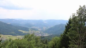 Dieses Bild zeigt eine Webcam-Aufnahme vom Achertal, aufgenommen am Mittwoch, den 15.07.2026 um 16:30 Uhr. Die Temperatur betrug 28°C.