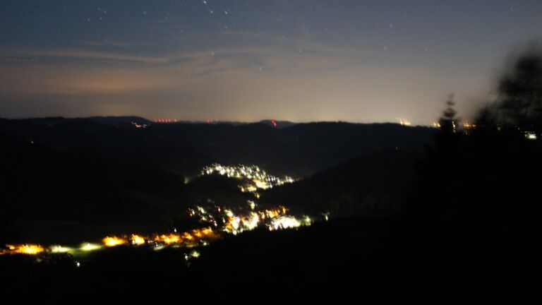 Dieses Bild zeigt eine Webcam-Aufnahme vom Achertal, aufgenommen am Samstag, den 11.07.2026 um 03:40 Uhr. Die Temperatur betrug 21.3°C.