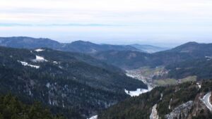 Dieses Bild zeigt eine Webcam-Aufnahme vom Achertal, aufgenommen am Sonntag, den 23.11.2025 um 13:40 Uhr. Die Temperatur betrug -1.2°C.