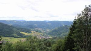 Dieses Bild zeigt eine Webcam-Aufnahme vom Achertal, aufgenommen am Donnerstag, den 11.06.2026 um 14:20 Uhr. Die Temperatur betrug 12.8°C.