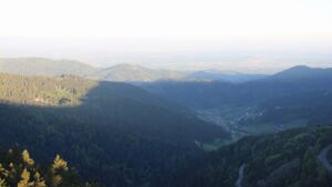 Dieses Bild zeigt eine Webcam-Aufnahme vom Achertal, aufgenommen am Donnerstag, den 30.04.2026 um 06:50 Uhr. Die Temperatur betrug 2.2°C.