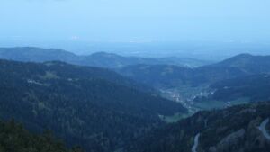 Dieses Bild zeigt eine Webcam-Aufnahme vom Achertal, aufgenommen am Samstag, den 18.04.2026 um 06:10 Uhr. Die Temperatur betrug 12.1°C.