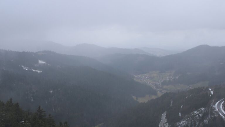 Dieses Bild zeigt eine Webcam-Aufnahme vom Achertal, aufgenommen am Donnerstag, den 19.02.2026 um 15:00 Uhr. Die Temperatur betrug 3.7°C.