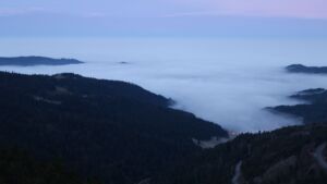 Dieses Bild zeigt eine Webcam-Aufnahme vom Achertal, aufgenommen am Montag, den 22.12.2025 um 07:40 Uhr. Die Temperatur betrug 6.2°C.