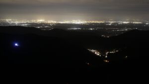 Dieses Bild zeigt eine Webcam-Aufnahme vom Achertal, aufgenommen am Freitag, den 19.12.2025 um 05:00 Uhr. Die Temperatur betrug 6.8°C.