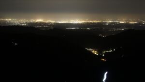 Dieses Bild zeigt eine Webcam-Aufnahme vom Achertal, aufgenommen am Mittwoch, den 17.09.2025 um 22:30 Uhr. Die Temperatur betrug 12°C.