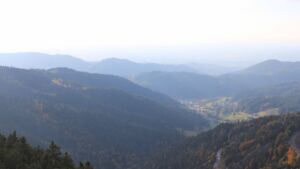 Dieses Bild zeigt eine Webcam-Aufnahme vom Achertal, aufgenommen am Dienstag, den 14.10.2025 um 17:00 Uhr. Die Temperatur betrug 10.8°C.