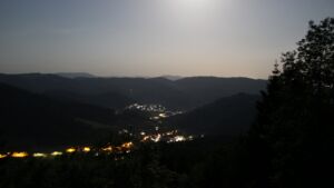 Dieses Bild zeigt eine Webcam-Aufnahme vom Achertal, aufgenommen am Mittwoch, den 27.05.2026 um 01:00 Uhr. Die Temperatur betrug 23.2°C.