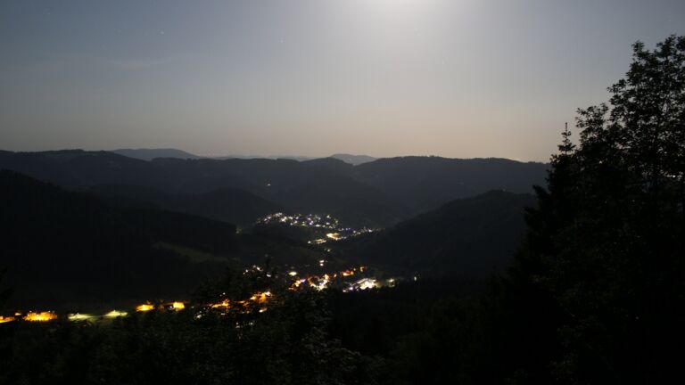 Dieses Bild zeigt eine Webcam-Aufnahme vom Achertal, aufgenommen am Mittwoch, den 27.05.2026 um 01:00 Uhr. Die Temperatur betrug 23.2°C.