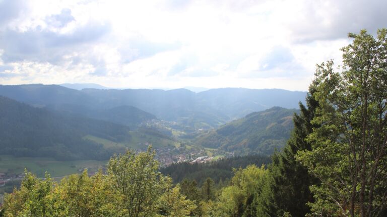 Dieses Bild zeigt eine Webcam-Aufnahme vom Achertal, aufgenommen am Freitag, den 02.10.2026 um 15:10 Uhr. Die Temperatur betrug 19.8°C.