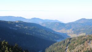 Dieses Bild zeigt eine Webcam-Aufnahme vom Achertal, aufgenommen am Montag, den 29.12.2025 um 11:50 Uhr. Die Temperatur betrug 4.7°C.