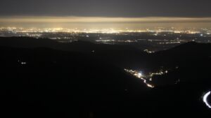Dieses Bild zeigt eine Webcam-Aufnahme vom Achertal, aufgenommen am Dienstag, den 14.10.2025 um 21:00 Uhr. Die Temperatur betrug 6.6°C.