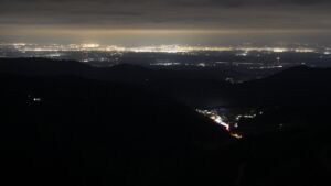 Dieses Bild zeigt eine Webcam-Aufnahme vom Achertal, aufgenommen am Dienstag, den 14.10.2025 um 05:00 Uhr. Die Temperatur betrug 6.4°C.