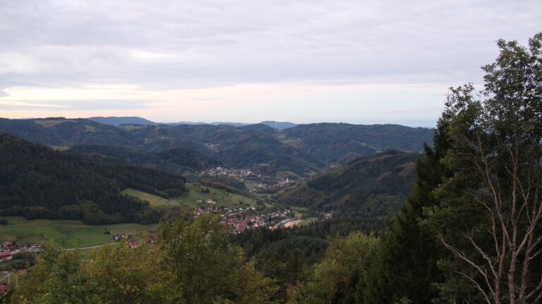 Dieses Bild zeigt eine Webcam-Aufnahme vom Achertal, aufgenommen am Dienstag, den 13.10.2026 um 07:30 Uhr. Die Temperatur betrug 11.2°C.