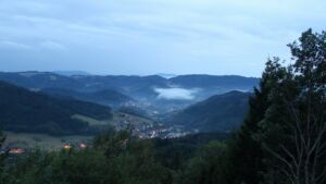 Dieses Bild zeigt eine Webcam-Aufnahme vom Achertal, aufgenommen am Dienstag, den 25.08.2026 um 20:50 Uhr. Die Temperatur betrug 16.7°C.