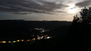 Dieses Bild zeigt eine Webcam-Aufnahme vom Achertal, aufgenommen am Donnerstag, den 24.09.2026 um 03:30 Uhr. Die Temperatur betrug 15.1°C.
