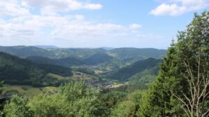 Dieses Bild zeigt eine Webcam-Aufnahme vom Achertal, aufgenommen am Sonntag, den 07.06.2026 um 11:50 Uhr. Die Temperatur betrug 16.1°C.