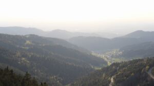 Dieses Bild zeigt eine Webcam-Aufnahme vom Achertal, aufgenommen am Freitag, den 17.04.2026 um 19:10 Uhr. Die Temperatur betrug 13.2°C.