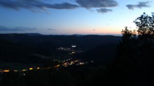 Dieses Bild zeigt eine Webcam-Aufnahme vom Achertal, aufgenommen am Freitag, den 04.09.2026 um 20:50 Uhr. Die Temperatur betrug 23.8°C.