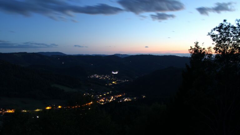 Dieses Bild zeigt eine Webcam-Aufnahme vom Achertal, aufgenommen am Freitag, den 04.09.2026 um 20:50 Uhr. Die Temperatur betrug 23.8°C.