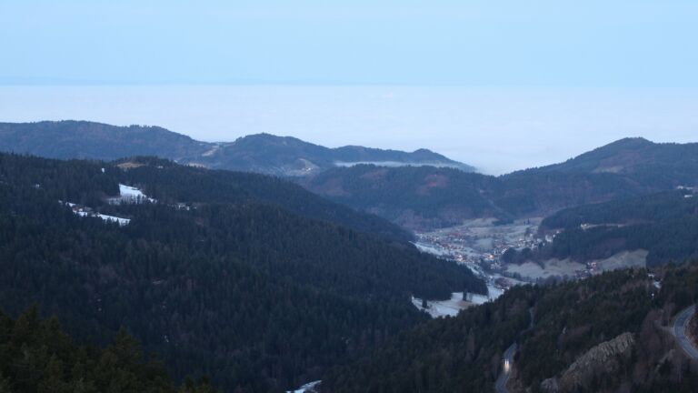 Dieses Bild zeigt eine Webcam-Aufnahme vom Achertal, aufgenommen am Mittwoch, den 21.01.2026 um 07:50 Uhr. Die Temperatur betrug 4.4°C.