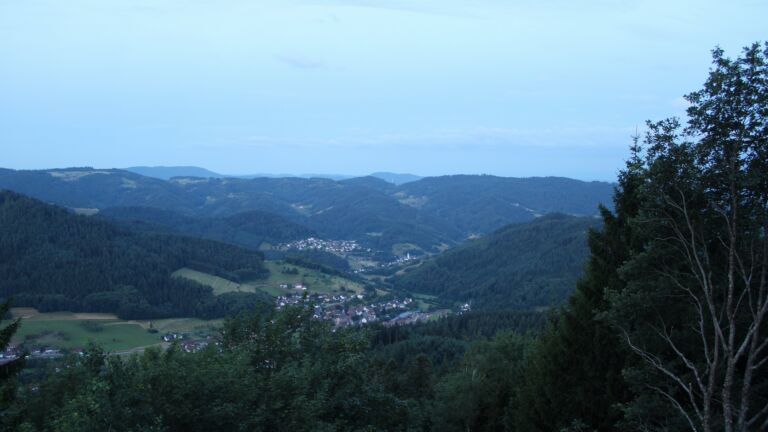 Dieses Bild zeigt eine Webcam-Aufnahme vom Achertal, aufgenommen am Montag, den 06.07.2026 um 05:20 Uhr. Die Temperatur betrug 15.2°C.