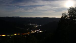 Dieses Bild zeigt eine Webcam-Aufnahme vom Achertal, aufgenommen am Freitag, den 25.09.2026 um 04:30 Uhr. Die Temperatur betrug 10.5°C.