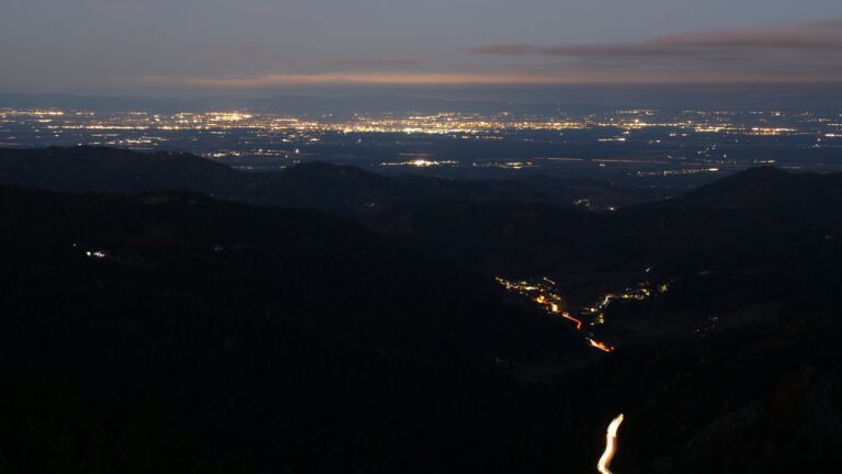 Dieses Bild zeigt eine Webcam-Aufnahme vom Achertal, aufgenommen am Mittwoch, den 29.10.2025 um 06:20 Uhr. Die Temperatur betrug 5.6°C.