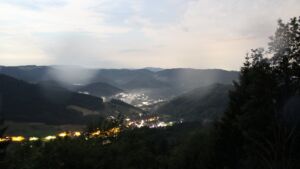 Dieses Bild zeigt eine Webcam-Aufnahme vom Achertal, aufgenommen am Mittwoch, den 01.07.2026 um 01:30 Uhr. Die Temperatur betrug 17.3°C.