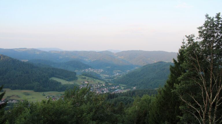 Dieses Bild zeigt eine Webcam-Aufnahme vom Achertal, aufgenommen am Samstag, den 18.07.2026 um 06:30 Uhr. Die Temperatur betrug 15.5°C.