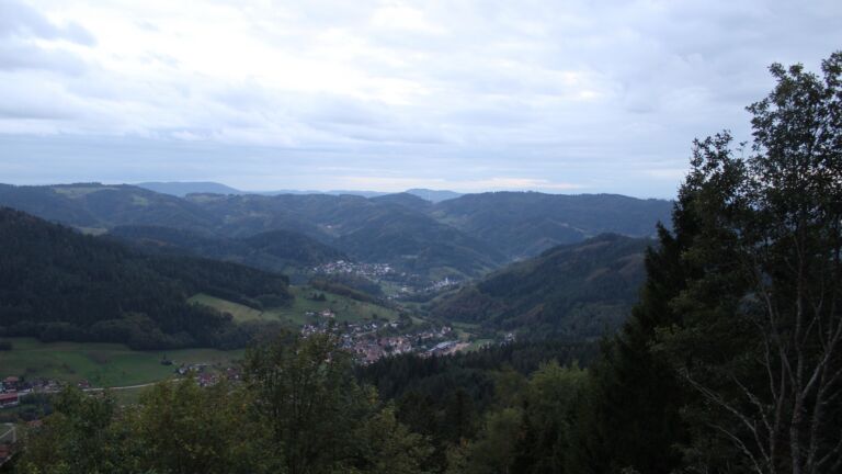 Dieses Bild zeigt eine Webcam-Aufnahme vom Achertal, aufgenommen am Sonntag, den 11.10.2026 um 19:00 Uhr. Die Temperatur betrug 7.5°C.
