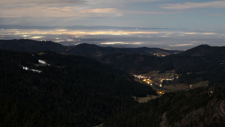 Dieses Bild zeigt eine Webcam-Aufnahme vom Achertal, aufgenommen am Mittwoch, den 04.02.2026 um 01:30 Uhr. Die Temperatur betrug 4.2°C.