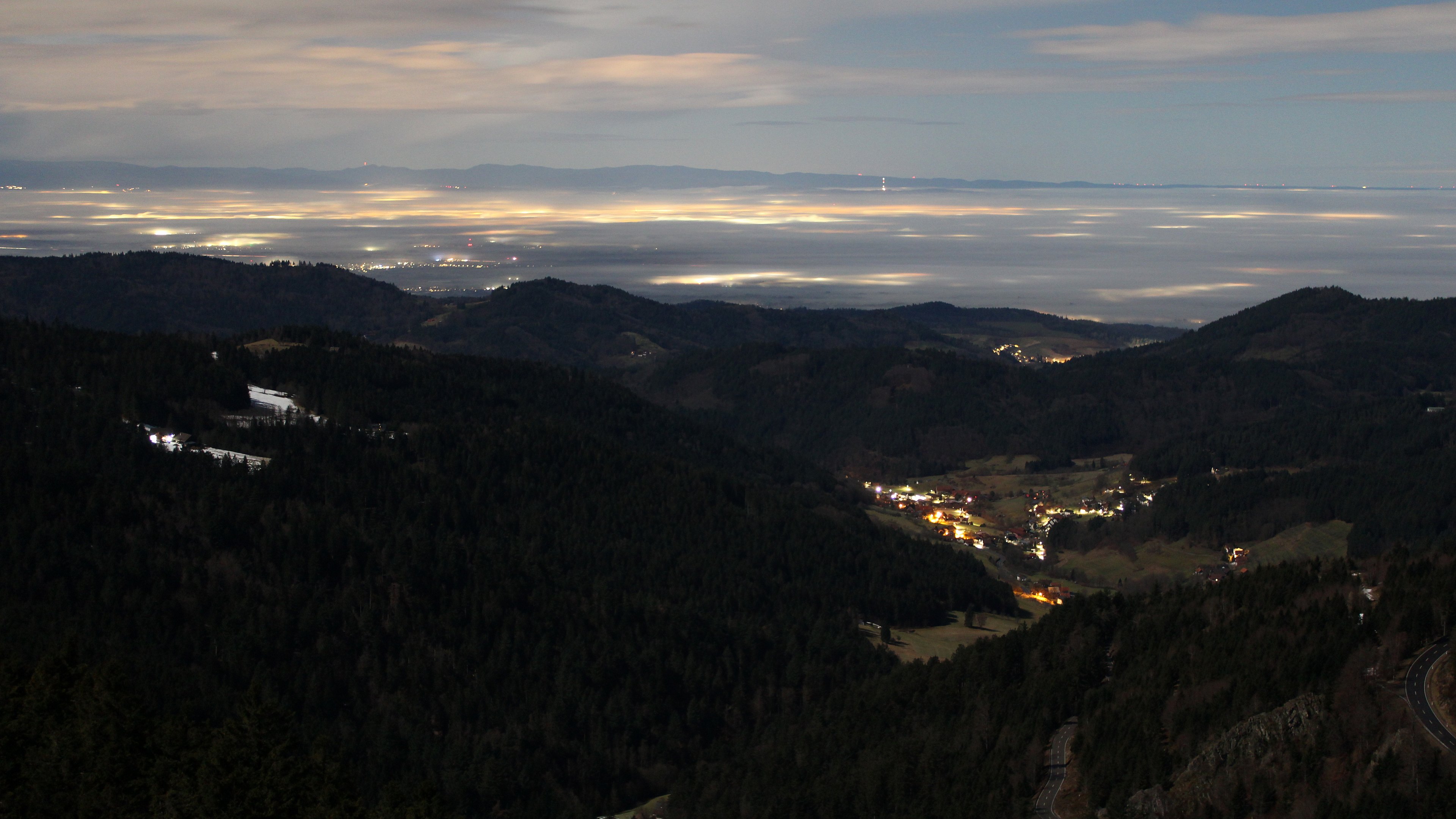 Dieses Bild zeigt eine Webcam-Aufnahme vom Achertal, aufgenommen am Mittwoch, den 04.02.2026 um 01:30 Uhr. Die Temperatur betrug 4.2°C.