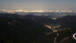 Dieses Bild zeigt eine Webcam-Aufnahme vom Achertal, aufgenommen am Montag, den 02.03.2026 um 20:00 Uhr. Die Temperatur betrug 6.5°C.