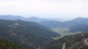 Dieses Bild zeigt eine Webcam-Aufnahme vom Achertal, aufgenommen am Mittwoch, den 15.04.2026 um 14:50 Uhr. Die Temperatur betrug 9°C.