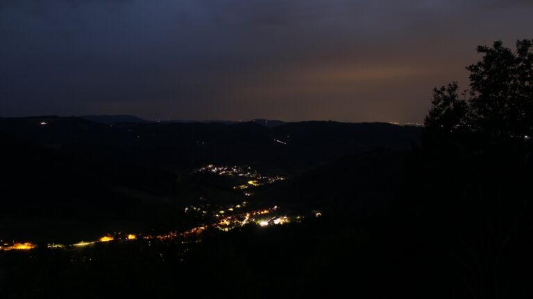 Dieses Bild zeigt eine Webcam-Aufnahme vom Achertal, aufgenommen am Donnerstag, den 01.10.2026 um 06:40 Uhr. Die Temperatur betrug 18.5°C.