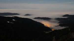 Dieses Bild zeigt eine Webcam-Aufnahme vom Achertal, aufgenommen am Donnerstag, den 05.02.2026 um 04:00 Uhr. Die Temperatur betrug 3.5°C.