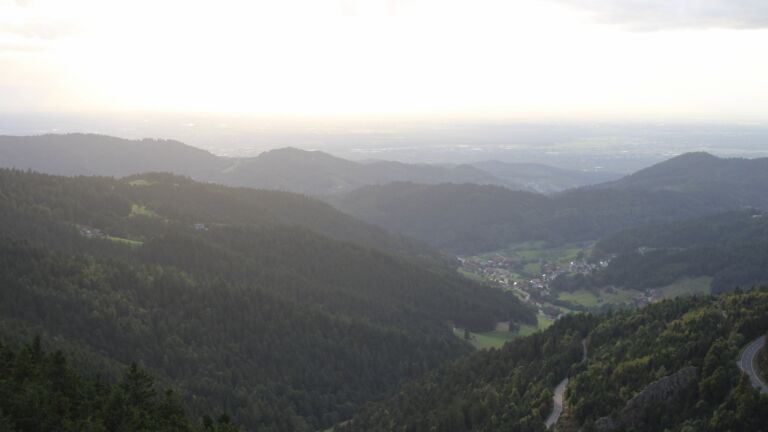 Dieses Bild zeigt eine Webcam-Aufnahme vom Achertal, aufgenommen am Freitag, den 12.09.2025 um 18:50 Uhr. Die Temperatur betrug 10.8°C.