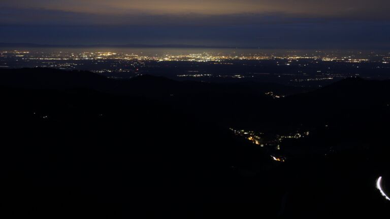Dieses Bild zeigt eine Webcam-Aufnahme vom Achertal, aufgenommen am Freitag, den 03.10.2025 um 19:50 Uhr. Die Temperatur betrug 8.8°C.