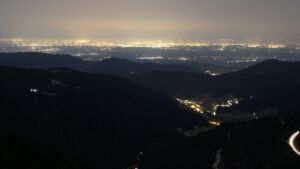 Dieses Bild zeigt eine Webcam-Aufnahme vom Achertal, aufgenommen am Donnerstag, den 26.02.2026 um 22:30 Uhr. Die Temperatur betrug 10.2°C.