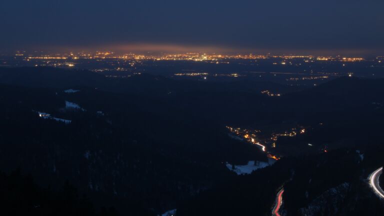 Dieses Bild zeigt eine Webcam-Aufnahme vom Achertal, aufgenommen am Sonntag, den 23.11.2025 um 17:20 Uhr. Die Temperatur betrug -1.8°C.