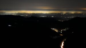 Dieses Bild zeigt eine Webcam-Aufnahme vom Achertal, aufgenommen am Sonntag, den 23.11.2025 um 05:30 Uhr. Die Temperatur betrug -3.9°C.