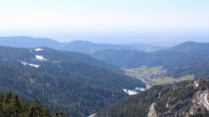 Dieses Bild zeigt eine Webcam-Aufnahme vom Achertal, aufgenommen am Donnerstag, den 02.04.2026 um 16:00 Uhr. Die Temperatur betrug 6.4°C.