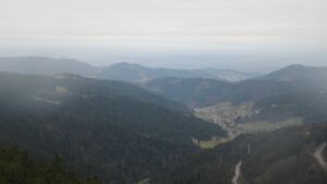 Dieses Bild zeigt eine Webcam-Aufnahme vom Achertal, aufgenommen am Mittwoch, den 10.12.2025 um 15:30 Uhr. Die Temperatur betrug 5.9°C.